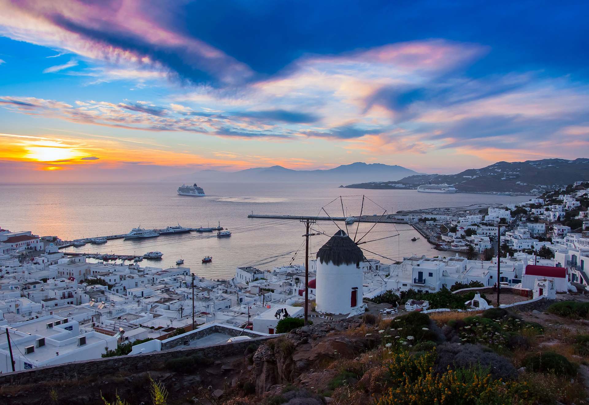 The good times, the quietude of flavours and the aesthetic vibe of  greek-themed island at @mykonos.surat ✨ . Visit us for more. . #myko